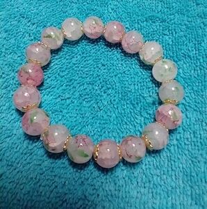 Goldtone Pink white green beaded stretch bracelet